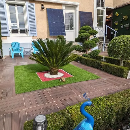 Sur Jardin A * Fontainebleau