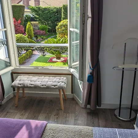 Sur Jardin A Fontainebleau